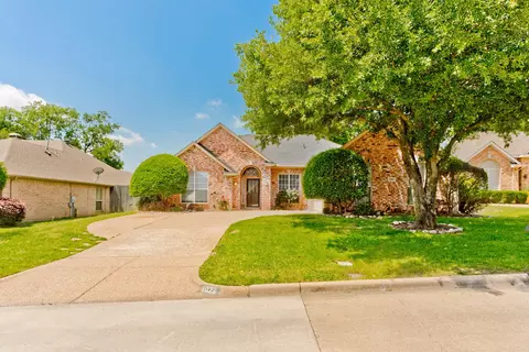 1023 Muirfield Dr, Mansfield, TX 76063
