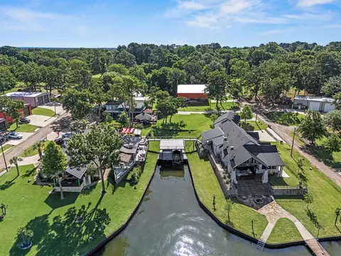 18250 Red Oak Dr, Mabank, TX 75156