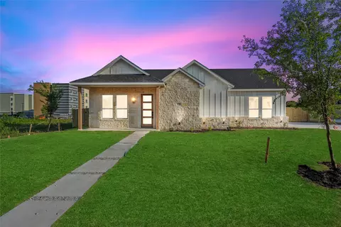 1222 Gannon Ln, Desoto, TX 75115