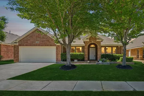 2020 El Camino Dr, Fort Worth, TX 76177