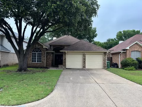 5815 Polo Club Dr, Arlington, TX 76017