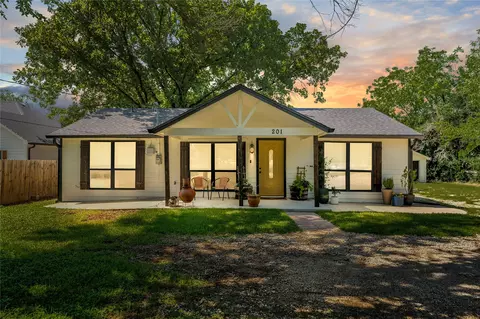 201 W Tinsley Dr, Robinson, TX 76706
