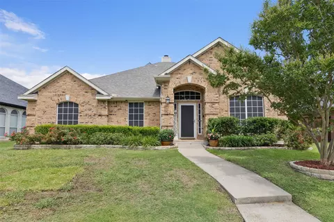 2752 Summertree Dr, Carrollton, TX 75006
