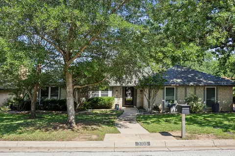 3105 Greenbrook Dr, Arlington, TX 76016