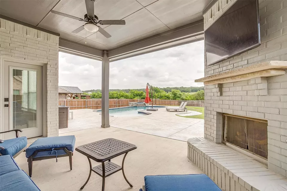 Exterior - 1245 Rushmore, Burleson, TX 76028 photo 4 of 9
