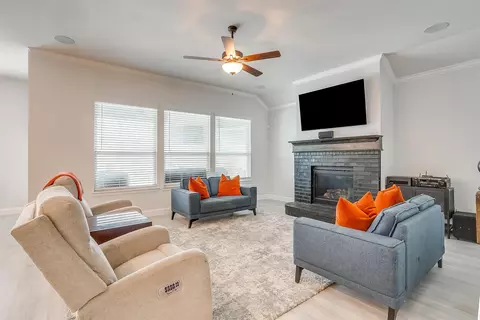 Living - 1245 Rushmore, Burleson, TX 76028 photo 1 of 4