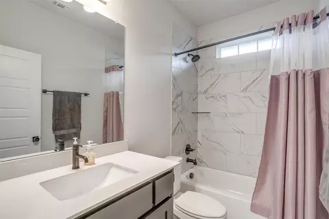 Bath - 1245 Rushmore, Burleson, TX 76028 photo 1 of 3