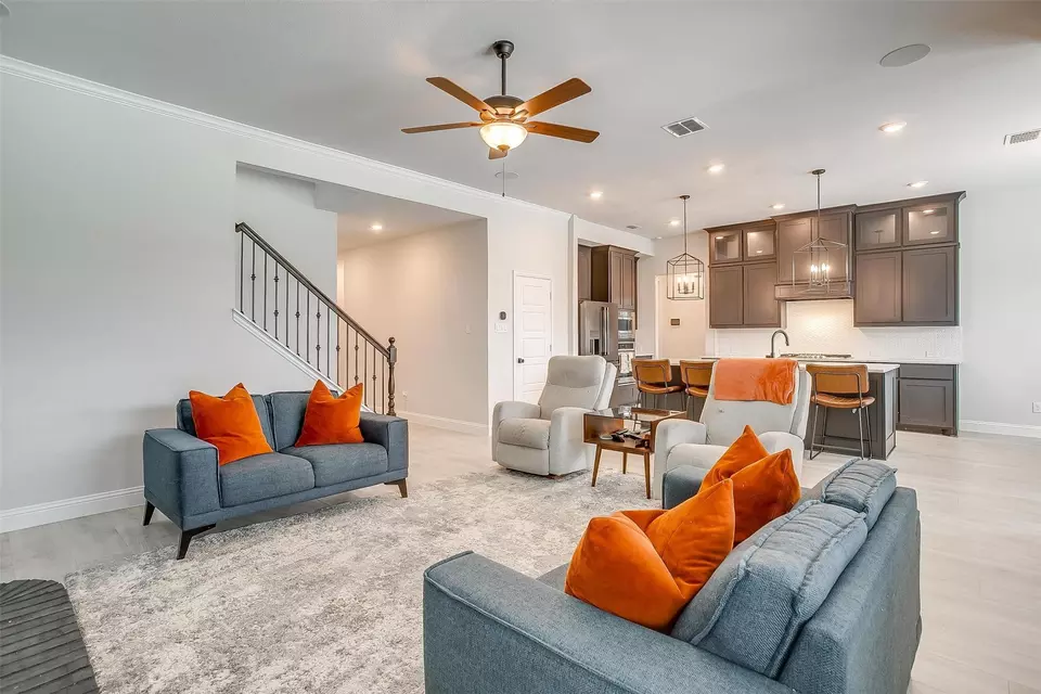 Living - 1245 Rushmore, Burleson, TX 76028 photo 3 of 4