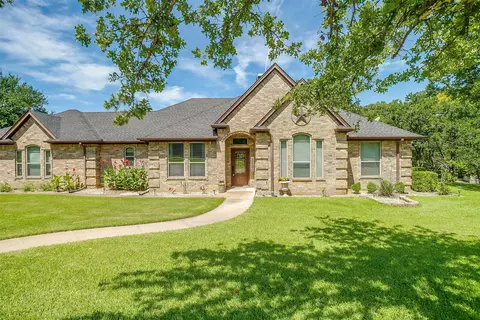 128 Forest Creek Cir, Weatherford, TX 76088