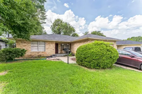 8922 Rockledge Dr, Dallas, TX 75217