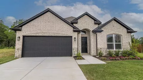 1304 Cole Dr, Trenton, TX 75490