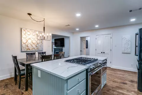 Kitchen - 854 E Wall St, Grapevine, TX 76051 photo 4 of 5