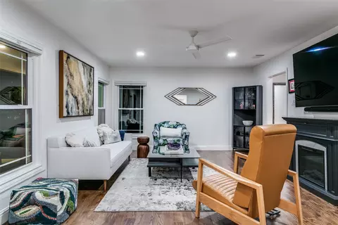 Living - 854 E Wall St, Grapevine, TX 76051 photo 2 of 3