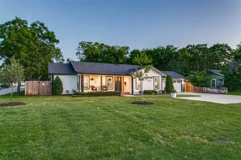 854 E Wall St, Grapevine, TX 76051