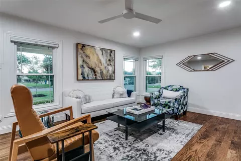 Living - 854 E Wall St, Grapevine, TX 76051 photo 1 of 3