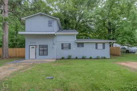 223 W Mckinley Ave, Haughton, LA 71037