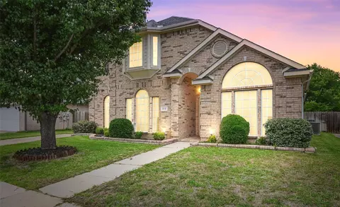 315 Hudson Falls Dr, Arlington, TX 76002