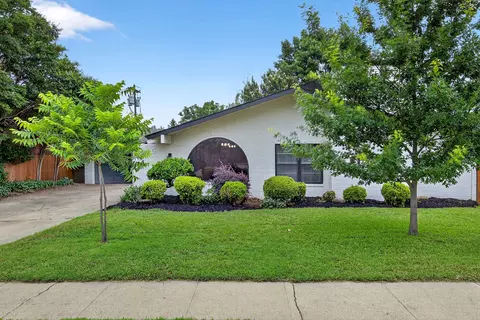 641 E Hill St, Keller, TX 76248