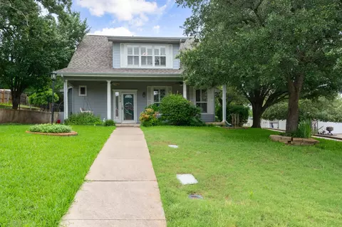 504 Hilltop Pl, Joshua, TX 76058
