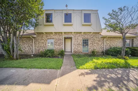 24 W Mountain Creek Dr, Grand Prairie, TX 75052
