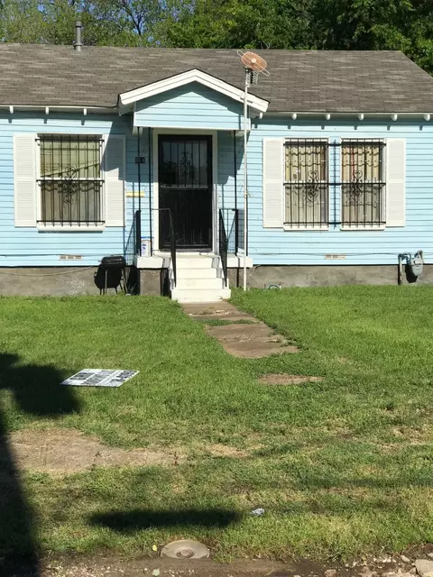 814 Lambert St, Dallas, TX 75203