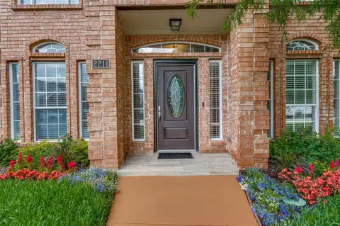 2211 Meadowstone Dr, Carrollton, TX 75006