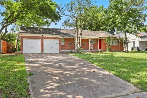 912 Cedar Springs Ter, Arlington, TX 76010