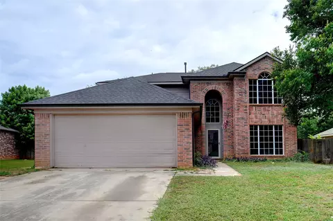 317 Stately Oak Ln, Lake Dallas, TX 75065