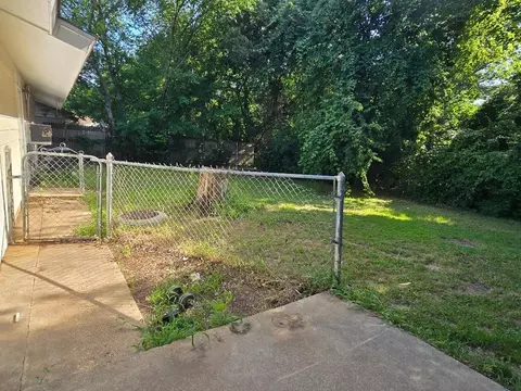 910 S Mills Dr, Euless, TX 76040 photo 6
