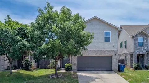 9918 Ironhorse Dr, Dallas, TX 75227