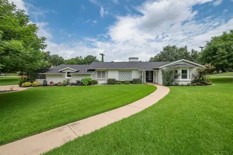 4141 Shannon Dr, Fort Worth, TX 76116