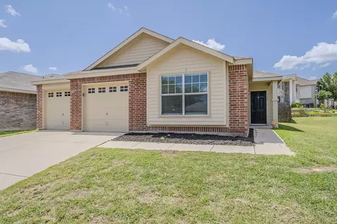 712 Deauville Dr, Fort Worth, TX 76108