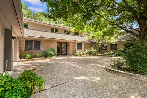 1302 S Greenstone Ln, Duncanville, TX 75137
