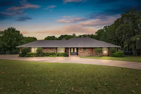 501 Canyon Trail Rd, Weatherford, TX 76087