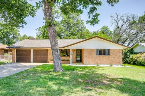 3621 Cimmaron Trl, Fort Worth, TX 76116