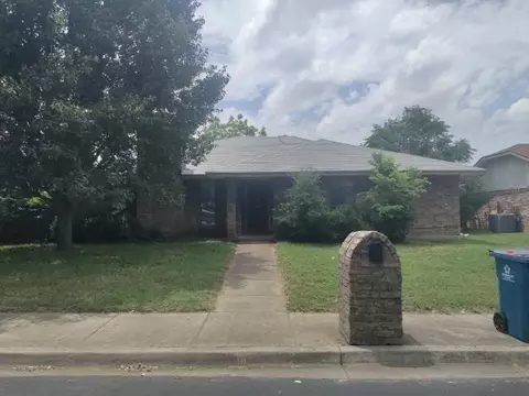 15 Robins Nest Dr, Hickory Creek, TX 75065