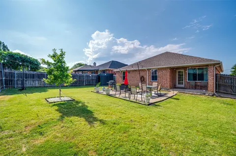 2117 Sunny Side Dr, Little Elm, TX 75068