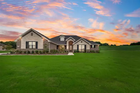 1210 Julian Dr, Van Alstyne, TX 75495