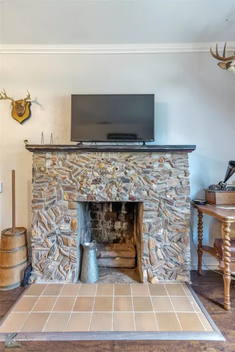 Living - 202 E Ross St, Rising Star, TX 76471 photo 2 of 2