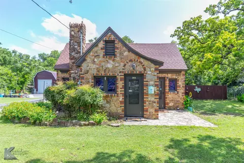 Exterior - 202 E Ross St, Rising Star, TX 76471 photo 2 of 12