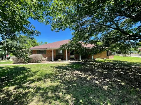 11 Maree Ct, Waxahachie, TX 75165