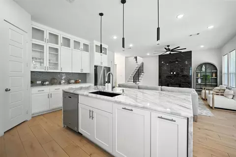 1338 E Kiest Blvd, Dallas, TX 75216