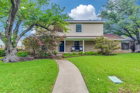 13841 Far Hills Ln, Dallas, TX 75240