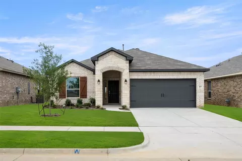 405 Choctaw Dr, Cleburne, TX 76033