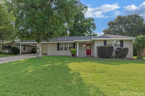 2039 Captain Shreve Dr, Shreveport, LA 71105