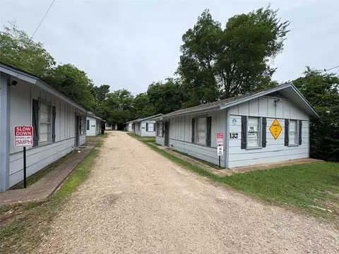 127-137 NW 27th, Paris, TX 75460