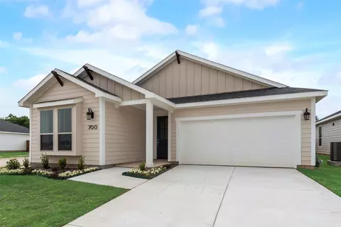 700 Marcus Ln, Crowley, TX 76036 photo 4