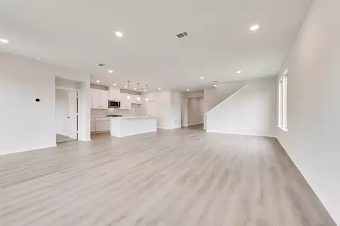 700 Marcus Ln, Crowley, TX 76036 photo 9