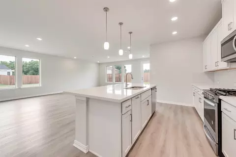 700 Marcus Ln, Crowley, TX 76036 photo 6