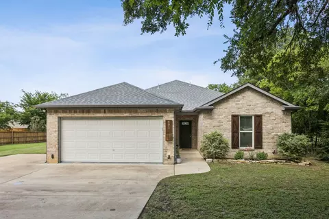 601 S 4th St, Crandall, TX 75114